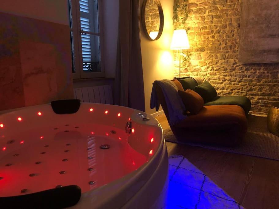 Detente Centre Historique De Macon Avec Spa Et Cine Eksteriør bilde